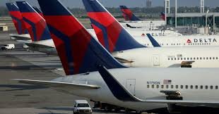 Delta Air Lines planes are seen at John F. Kennedy International Airport on the July 4th weekend in Queens, New York City, U.S., July 2, 2022. REUTERS/Andrew Kelly/File Photo Purchase Licensing Rights